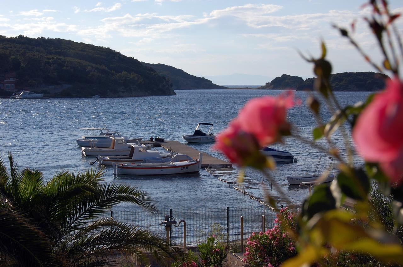 Beach Villa Ema Supetarska Draga Buitenkant foto